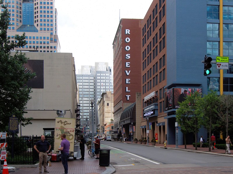 Pittsburgh Police Arrest Man After Downtown Robbery and Assaults