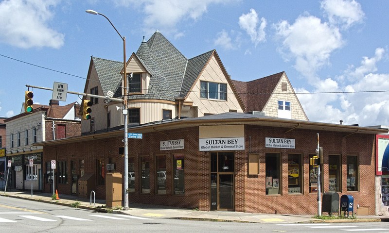 Pittsburgh Police Investigate Assault on Oakland Store Employee